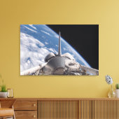 Space Shuttle Discovery im Hintergrund Leinwanddruck (Insitu (Wohnzimmer))
