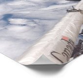 Space Shuttle Discovery im Hintergrund Poster (Ecke)