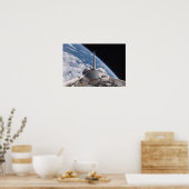Space Shuttle Discovery im Hintergrund Poster (Küche)