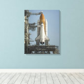 Space Shuttle Discovery ist bereit Leinwanddruck (Insitu (Holzboden))