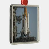 Space Shuttle Discovery ist bereit Silbernes Ornament (Rechts)