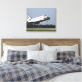Space Shuttle Discovery landet auf der Piste 33 2 Leinwanddruck (Insitu (Schlafzimmer))