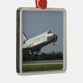 Space Shuttle Discovery landet auf der Piste 33 2 Silbernes Ornament (Rechts)