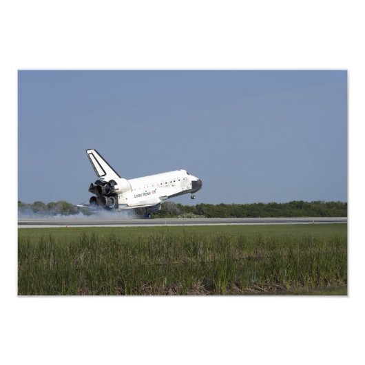 Space Shuttle Discovery landet auf der Piste 33 4 Fotodruck (Vorne)
