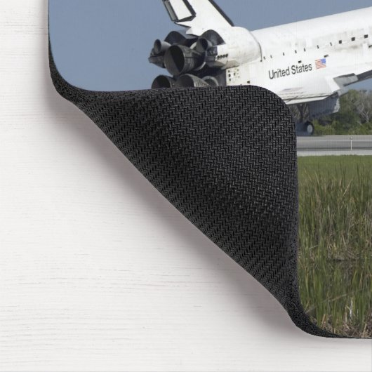 Space Shuttle Discovery landet auf der Piste 33 4 Mousepad (Ecke)