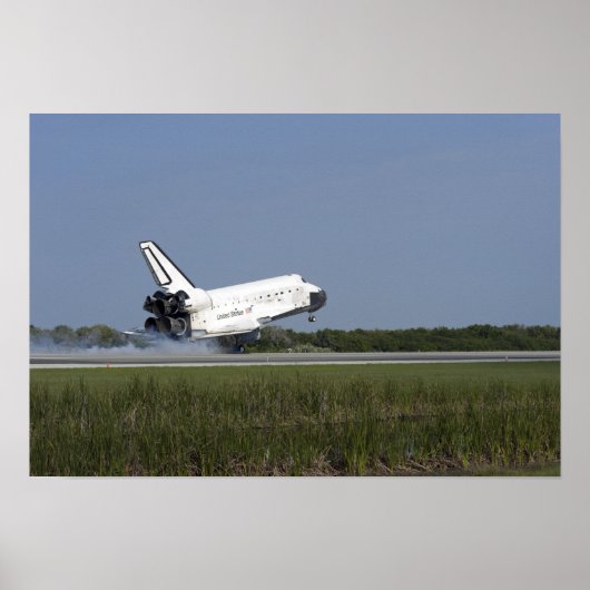 Space Shuttle Discovery landet auf der Piste 33 4 Poster (Vorne)