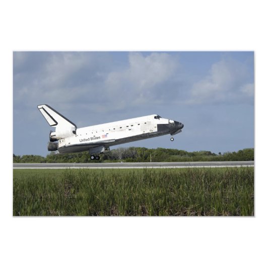 Space Shuttle Discovery landet auf der Runway 33 Fotodruck (Vorne)