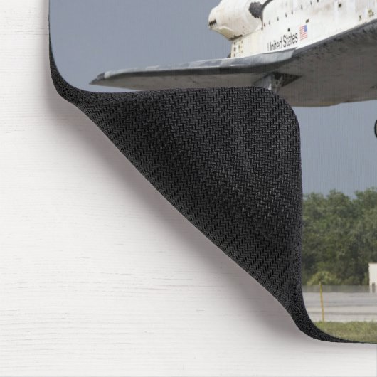 Space Shuttle Discovery nähert sich Landung 2 Mousepad (Ecke)
