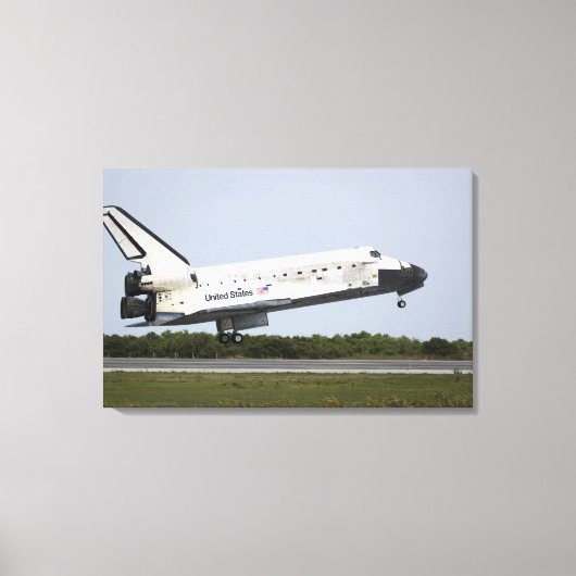 Space Shuttle Discovery nähert sich Landung 4 Leinwanddruck (Vorderseite)