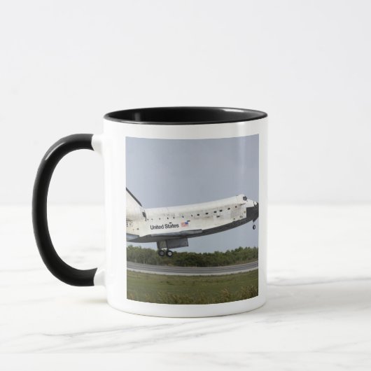 Space Shuttle Discovery nähert sich Landung 4 Tasse (Links)