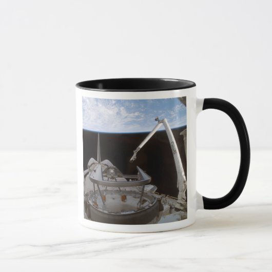Space Shuttle Discovery: Nutzlastschacht 2 Tasse (Rechts)