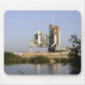 Space Shuttle Discovery steht bereit 3 Mousepad (Vorne)