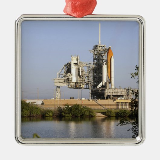 Space Shuttle Discovery steht bereit 3 Silbernes Ornament (Vorne)