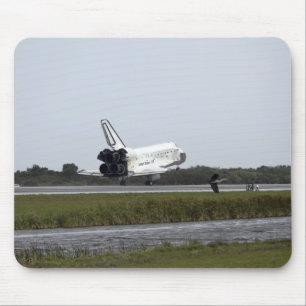 Space Shuttle Discovery Touchs 3 Mousepad