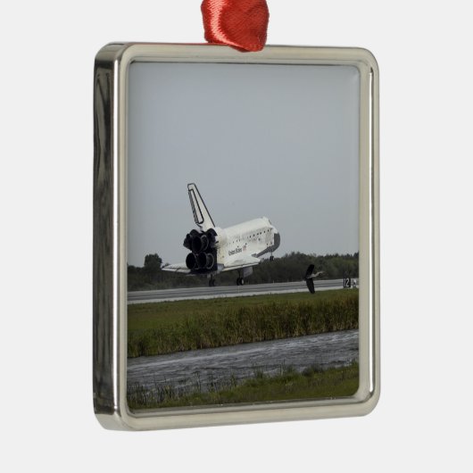Space Shuttle Discovery Touchs 3 Ornament Aus Metall (Rechts)