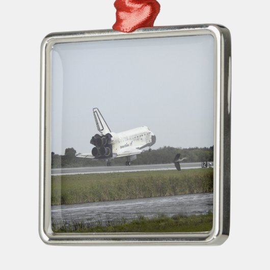 Space Shuttle Discovery Touchs 3 Ornament Aus Metall (Links)