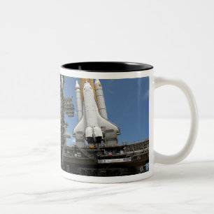Space Shuttle Discovery Zweifarbige Tasse