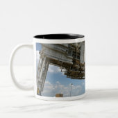 Space Shuttle Discovery Zweifarbige Tasse (Links)
