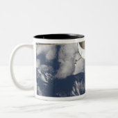 Space Shuttle Endeavor 8 Zweifarbige Tasse (Links)