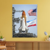 Space Shuttle Endeavor auf dem Launchpad 3 Leinwanddruck (Insitu (Wohnzimmer))