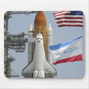 Space Shuttle Endeavor auf dem Launchpad 3 Mousepad
