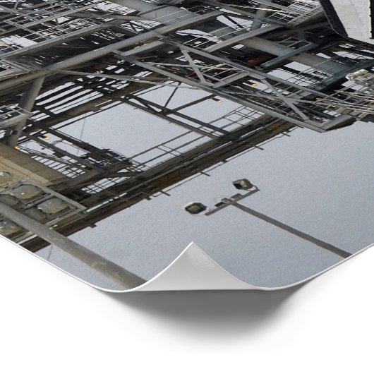 Space Shuttle Endeavor auf dem Launchpad 3 Poster (Ecke)