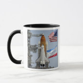Space Shuttle Endeavor auf dem Launchpad 3 Tasse (Links)