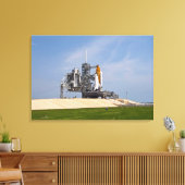 Space Shuttle Endeavor auf dem Launchpad 4 Leinwanddruck (Insitu (Wohnzimmer))