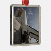 Space Shuttle Endeavor auf dem Launchpad 6 Ornament Aus Metall (Rechts)