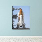 Space Shuttle Endeavor steht bereit Leinwanddruck (Insitu (Holzboden))