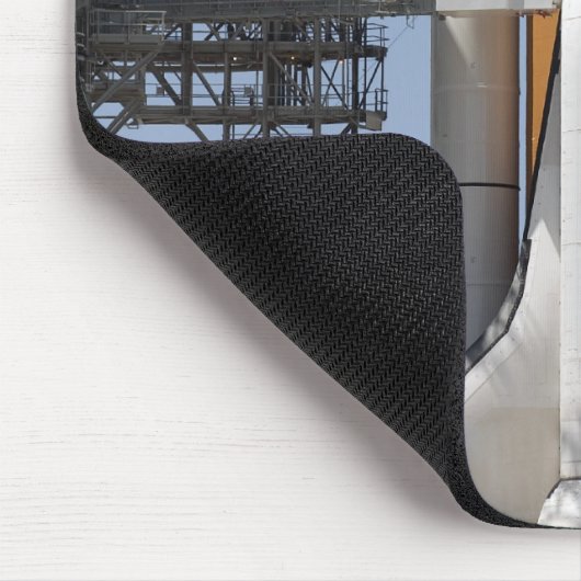 Space Shuttle Endeavor steht bereit Mousepad (Ecke)