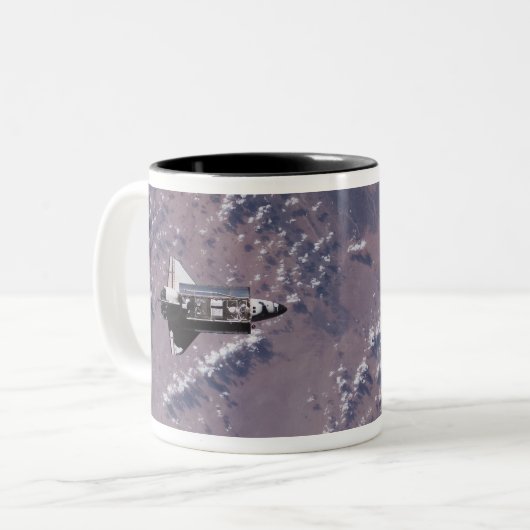 Space Shuttle Endeavour 20 Zweifarbige Tasse (Vorderseite Links)