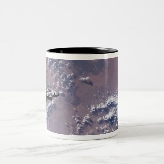 Space Shuttle Endeavour 20 Zweifarbige Tasse (Mittel)