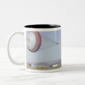 Space Shuttle Endeavour 4 Zweifarbige Tasse (Links)
