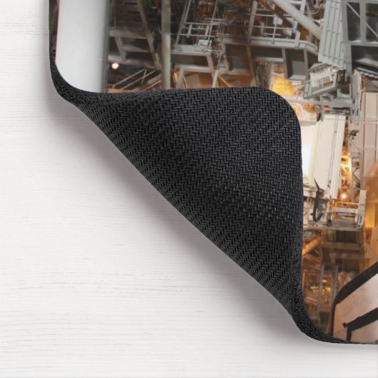 Space Shuttle Endeavour auf der Ladestation Mousepad (Ecke)