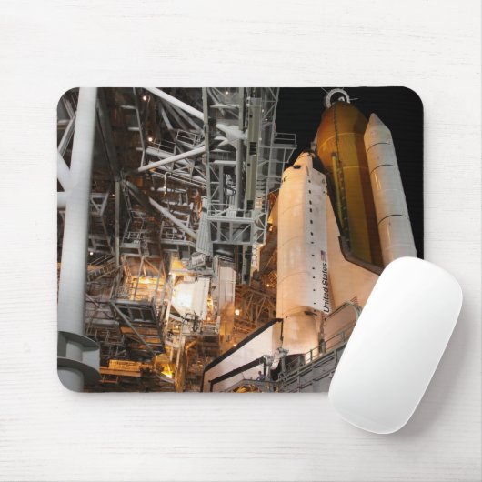 Space Shuttle Endeavour auf der Ladestation Mousepad (Mit Mouse)