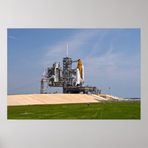 Space Shuttle Endeavour auf der Ladestation Poster