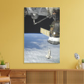 Space Shuttle Endeavour, ein Sojus-Raumschiff Leinwanddruck (Insitu (Wohnzimmer))