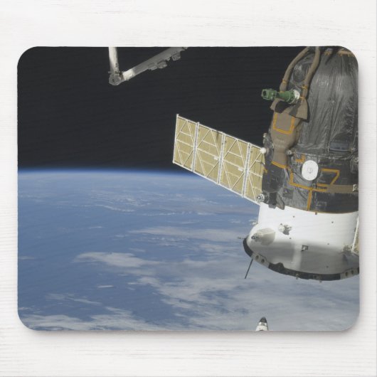 Space Shuttle Endeavour, ein Sojus-Raumschiff Mousepad (Vorne)