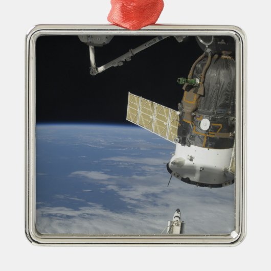 Space Shuttle Endeavour, ein Sojus-Raumschiff Ornament Aus Metall (Vorne)