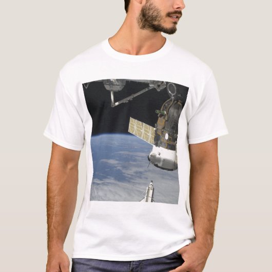 Space Shuttle Endeavour, ein Sojus-Raumschiff T-Shirt (Vorderseite)