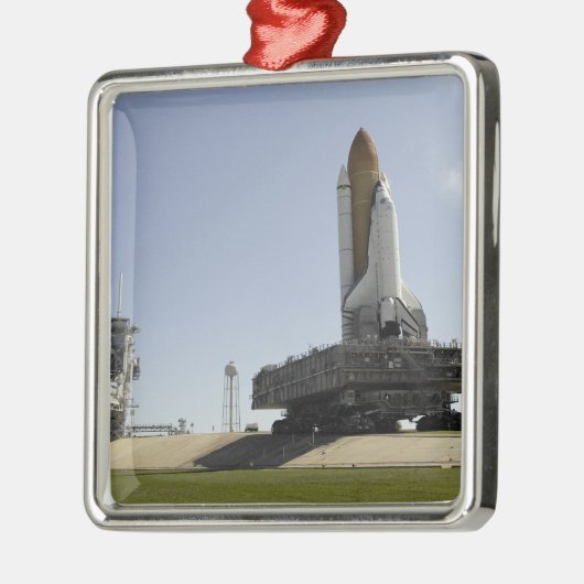Space Shuttle Endeavour nähert sich dem Start p Ornament Aus Metall (Links)