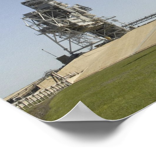 Space Shuttle Endeavour nähert sich dem Start p Poster (Ecke)