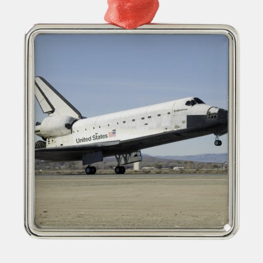 Space Shuttle Endevor's Hauptfahrwerk Ornament Aus Metall (Vorne)