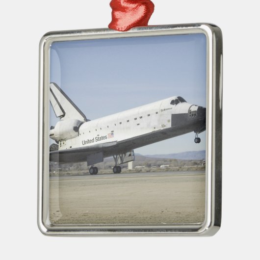 Space Shuttle Endevor's Hauptfahrwerk Ornament Aus Metall (Links)