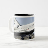 Space Shuttle Endevor's Hauptfahrwerk Zweifarbige Tasse (Vorderseite Links)
