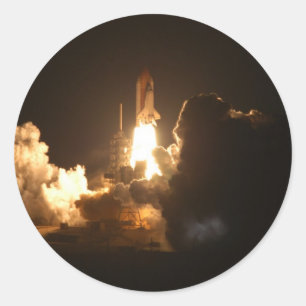 Space-Shuttle-Nachtstartposter Runder Aufkleber