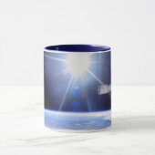 Space Shuttle Robot Arm Earth Orbit Sunburst Tasse (Zentrum)