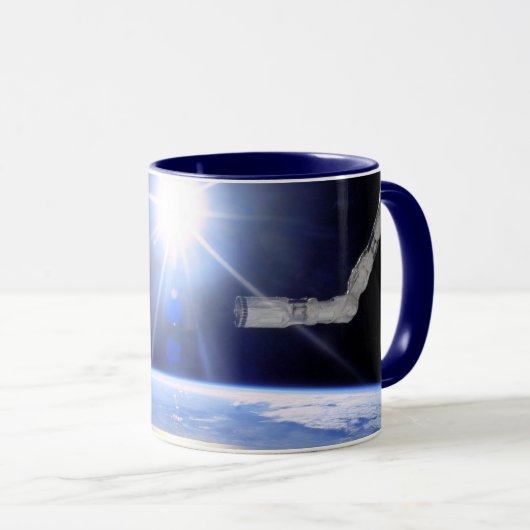 Space Shuttle Robot Arm Earth Orbit Sunburst Tasse (VorderseiteRechts)