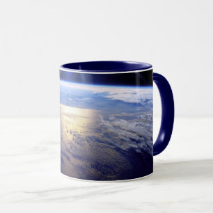 Space-Shuttle-Roboterarm Erdumlaufbahn Sonnenausbr Tasse